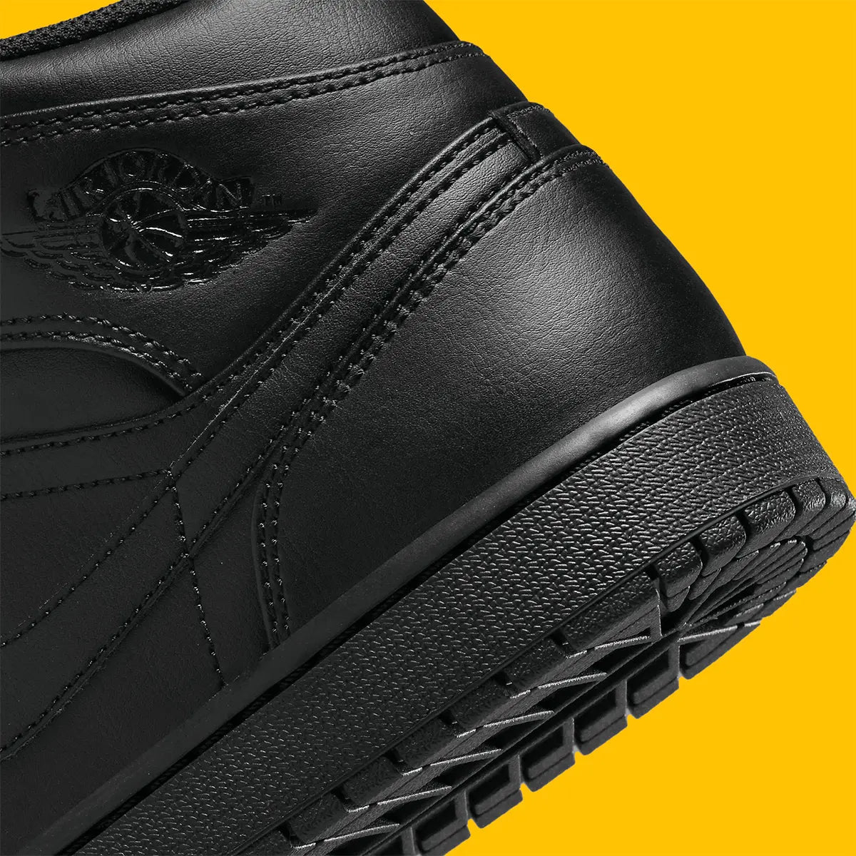 Jordan 1 mid Triple Black (GS)
