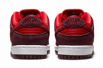 NIKE Dunk SB LOW PRO cherry shoes