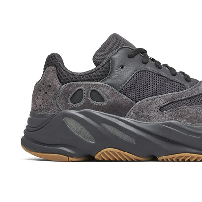 Yeezy 700 Utility Black
