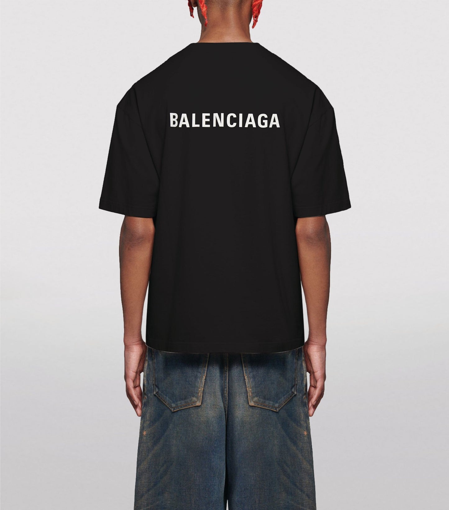 BALENCIAGA LOGO PRINT MEDIUM FIT T-SHIRT IN BLACK